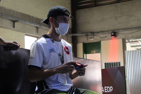 Jovens disputam e buscam o título da E-Taça EDP das Comunidades por Alberto Borém