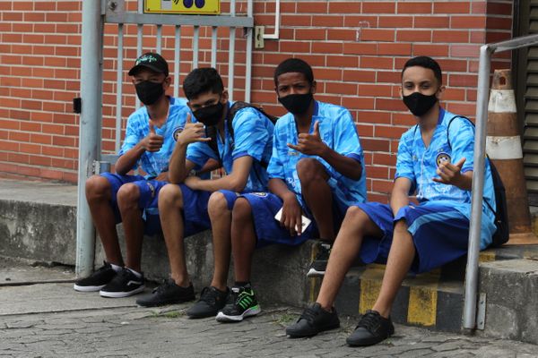Jovens disputam e buscam o título da E-Taça EDP das Comunidades por Alberto Borém