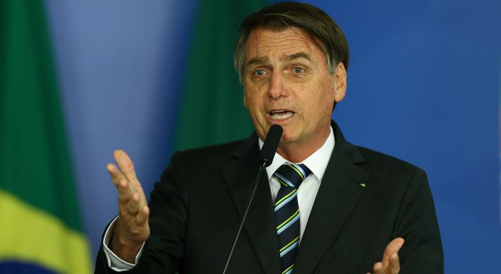 Em sua primeira reunião bilateral com Alberto Fernández, Bolsonaro se solidarizou com o povo argentino e disse que o ex-jogador de futebol foi 'um grande atleta'