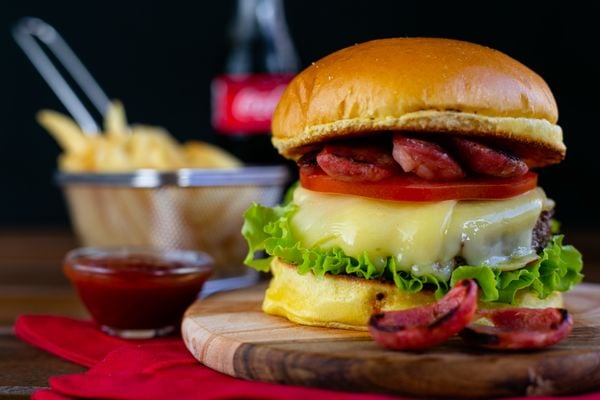 A Gazeta  Black Friday na gastronomia do ES terá cheeseburger a