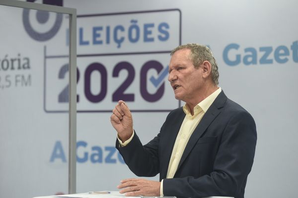 João Coser, candidato a prefeito de Vitória pelo Partido dos Trabalhadores no debate promovido pelo site A Gazeta e pela rádio CBN por Vitor Jubini