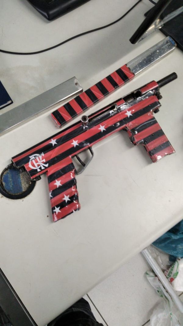 Metralhadora encontrada pela polícia