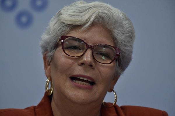 Célia Tavares, candidata  a prefeita de Cariacica, participando do debate de Agazeta, em Vitória