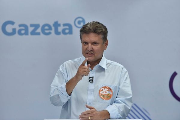 Euclério Sampaio , candidato  a prefeito de Cariacica, participando do debate de Agazeta, em Vitória