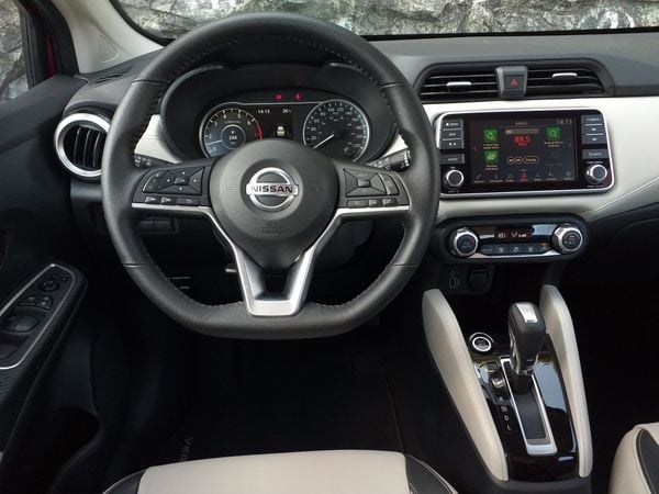 Nissan Versa Exclusive 2021