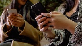 Celulares e outros eletrônicos encabeçam a lista de intenção de compras na Black Friday, aponta Google