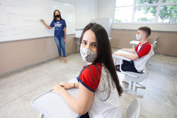Com o retorno das aulas presenciais, o Sesi ES segue rigidamente as medidas de segurança como o uso obrigatório de máscara, higienização e aferição de temperatura