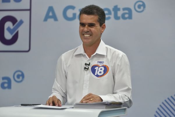 Candidato Fabio Duarte (Rede) durante o debate de A Gazeta para o segundo turno da Prefeitura da Serra por Fernando Madeira