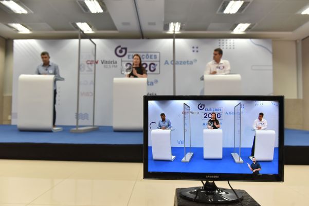 Debate Sergio Vidigal (PDT) durante o debate do segundo turno para Prefeitura da Serrada Serra por Fernando Madeira