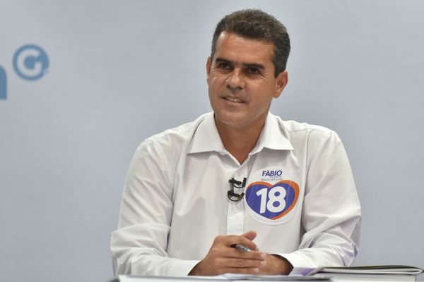 Candidato Fabio Duarte (Rede) durante o debate de A Gazeta para o segundo turno da Prefeitura da Serra por Fernando Madeira