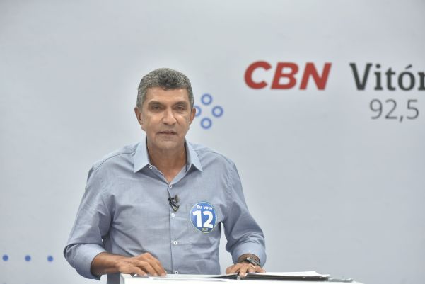 Sergio Vidigal (PDT) durante o debate do segundo turno para Prefeitura da Serra por Fernando Madeira