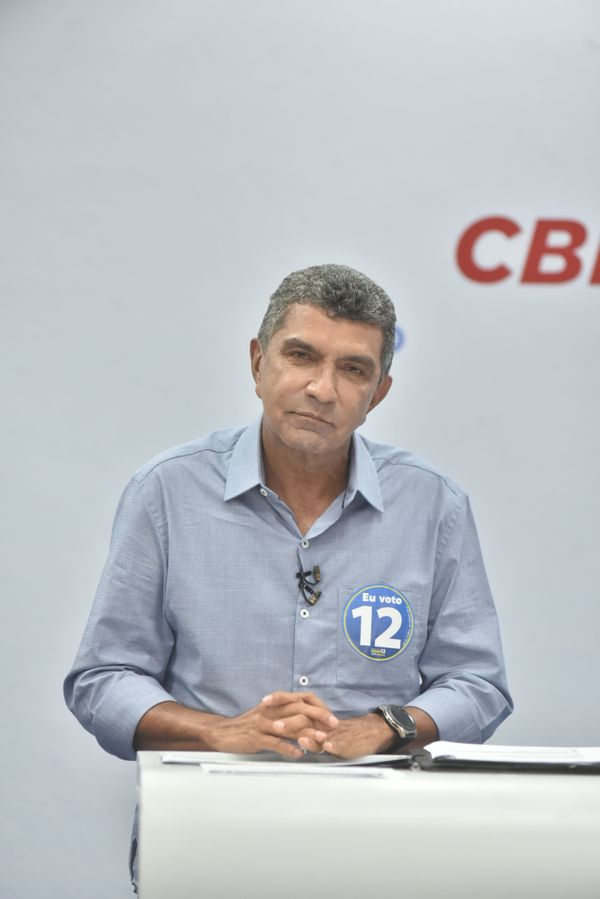 Sergio Vidigal (PDT) durante o debate do segundo turno para Prefeitura da Serra por Fernando Madeira