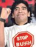 Diego Maradona com uma camisa escrita "Stop Bush"(Arquivo A Gazeta)