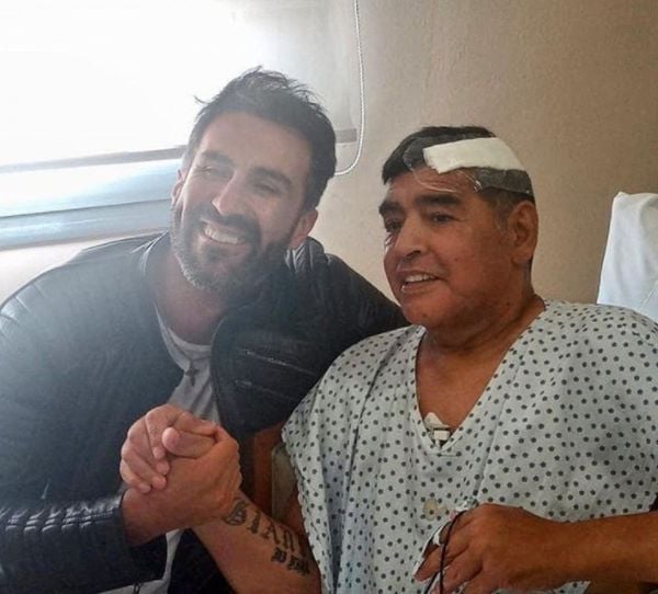 Maradona se recuperava em casa após cirurgia no cérebro