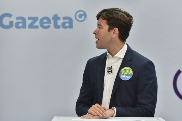 Arnaldinho Borgo (Podemos) durante debate do segundo turno promovido por A Gazeta por Fernando Madeira
