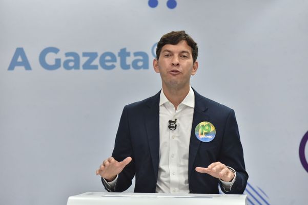 Arnaldinho Borgo (Podemos) durante debate do segundo turno promovido por A Gazeta por Fernando Madeira