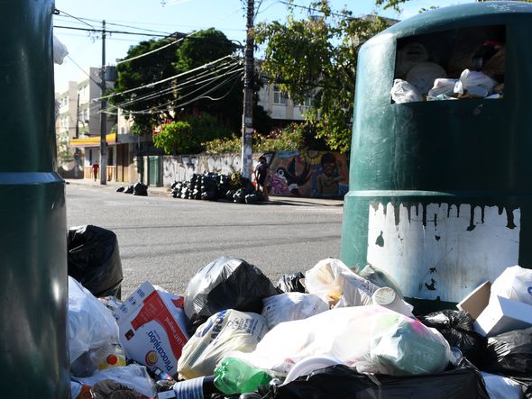 Lixo acumulado nas ruas de Jardim da Penha por Fernando Madeira
