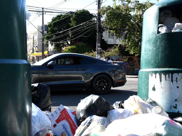Lixo acumulado nas ruas de Jardim da Penha por Fernando Madeira
