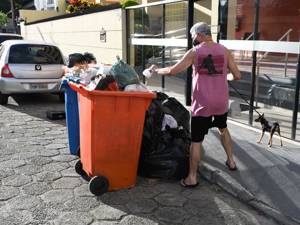 Lixo nas ruas de Jardim Camburi por Fernando Madeira