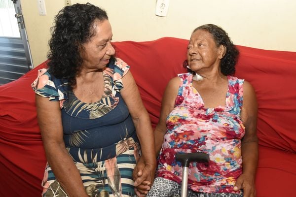 As irmãs Laura Rodrigues e Cenira Rodrigues se encontram depois de 6 décadas longe