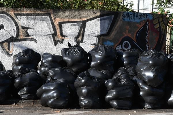 Lixo acumulado nas ruas de Jardim da Penha por Fernando Madeira