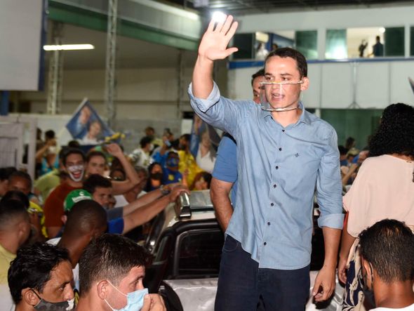 Delegado Pazolini comora eleição para prefeitura de Vitória em seu comitê de campanha em Jardim da Penha por Vitor Jubini