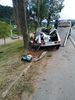 De acordo com a Polícia Rodoviária Federal (PRF), um carro, modelo Fiat Spazio, saiu da pista e colidiu com uma árvore(Redes Sociais)