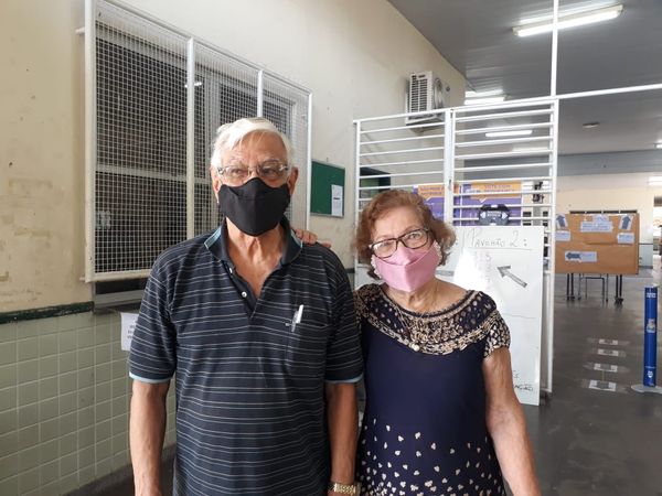 Antenor Francisco da Cunha e Inês Daquila da Cunha, de 85 anos, votaram no Colégio João Calmon, em Vila Velha