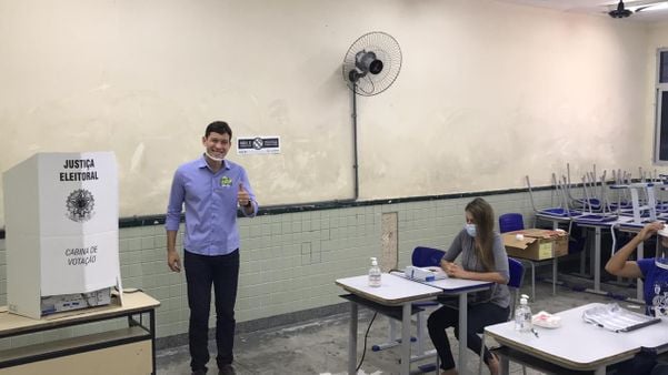 Arnaldinho Borgo vota em Vila Velha