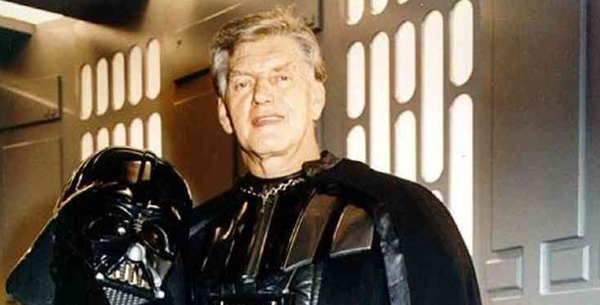 David Prowse foi o ator de Darth Vader na trilogia original do filme Star Wars