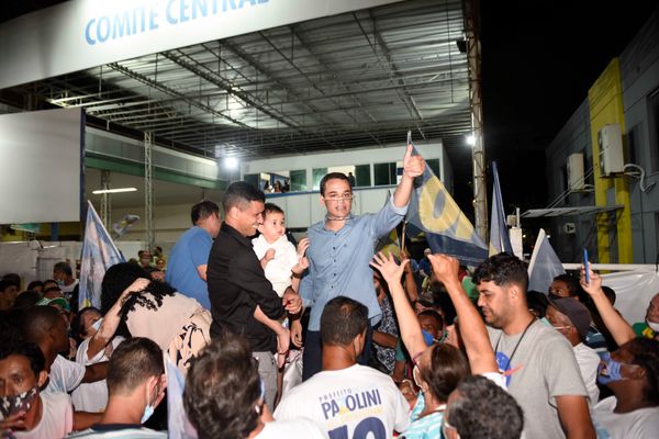 Delegado Pazolini comora eleição para prefeitura de Vitória em seu comitê de campanha em Jardim da Penha por Vitor Jubini