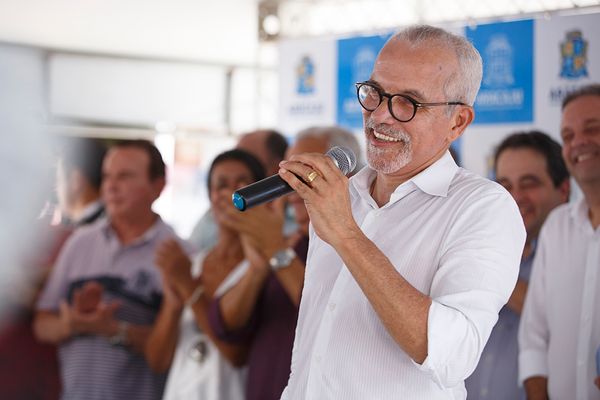 Edvaldo Nogueira (PDT) é re-eleito em Aracaju