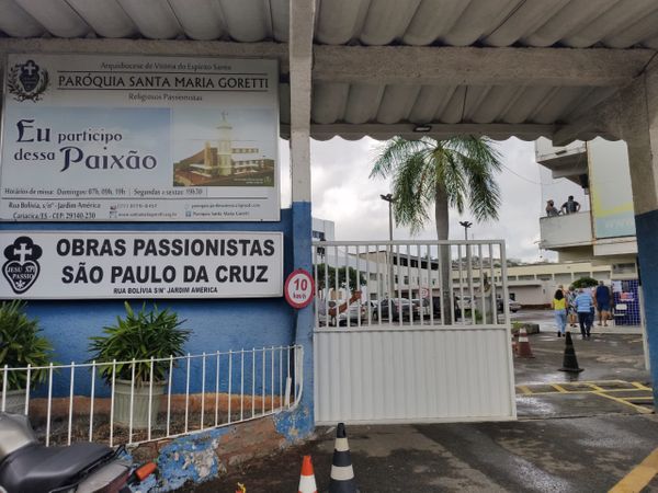 Fachada do colégio Passionistas, em Jardim América, Cariacica, onde vota Euclério Sampaio. por Isabella Arruda