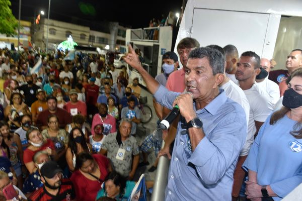 Sérgio Vidigal (PDT) é eleito prefeito da Serra por Fábio Vicentini