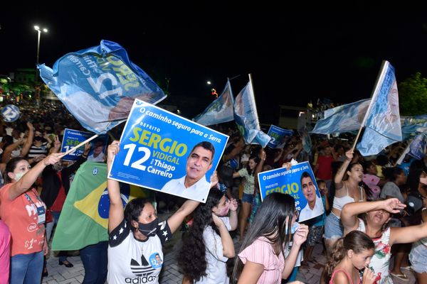 Sérgio Vidigal (PDT) é eleito prefeito da Serra por Fábio Vicentini