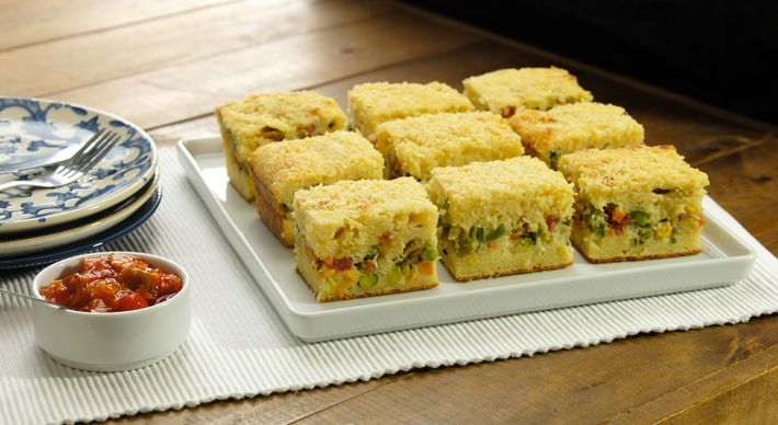 Perfeita para o lanche ou para um brunch de fim de semana, receita fica pronta em menos de 1 hora e rende 10 fatias generosas