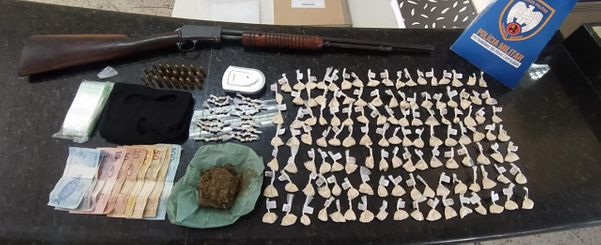 A Polícia Militar apreendeu armas, munições e drogas durante a Operação Sentinela em todo o Estado