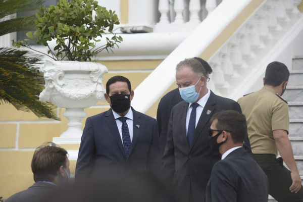 O governador Renato Casagrande recebe o vice-presidente Hamilton  Mourão no Palácio Anchieta - 02/12/2020 por Vitor Jubini