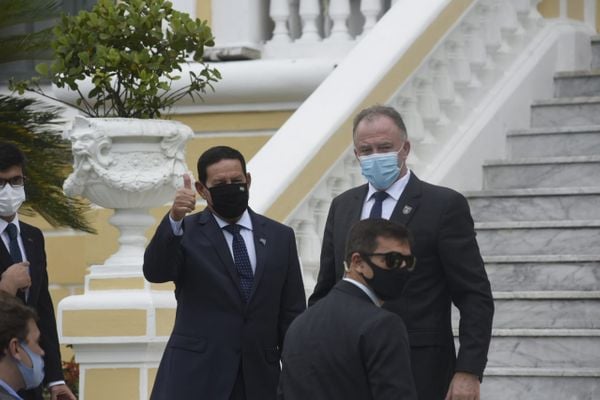 O governador Renato Casagrande recebe o vice-presidente Hamilton  Mourão no Palácio Anchieta - 02/12/2020