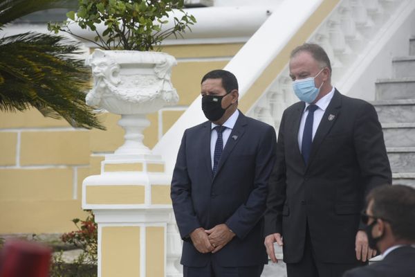 O governador Renato Casagrande recebe o vice-presidente Hamilton  Mourão no Palácio Anchieta - 02/12/2020 por Vitor Jubini