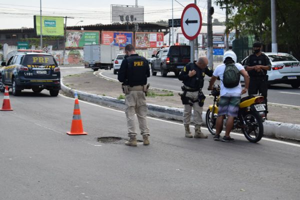 Imagens da Operação Repressão Qualificada, realizada pela Polícia Civil em parceria com a PRF