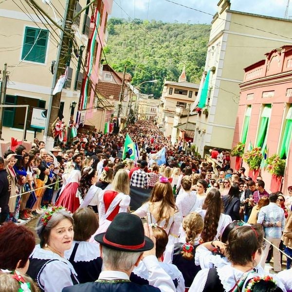 Carretela em Santa Teresa, uma das mais tradicionais festas do calendário da comunidade italiana no ES