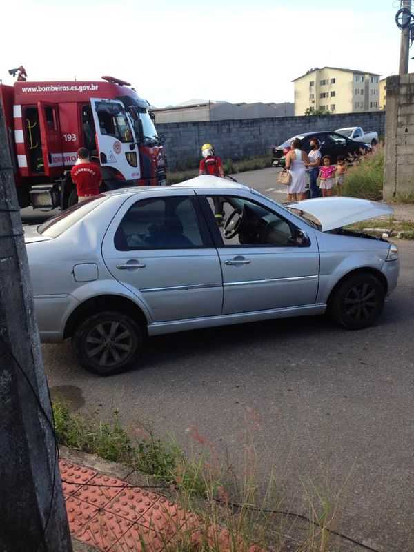 Corpo de Bombeiros atendem acidente em Jardim Limoeiro 