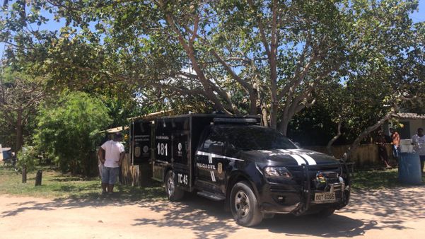 Perícia da Polícia Civil estpá no local