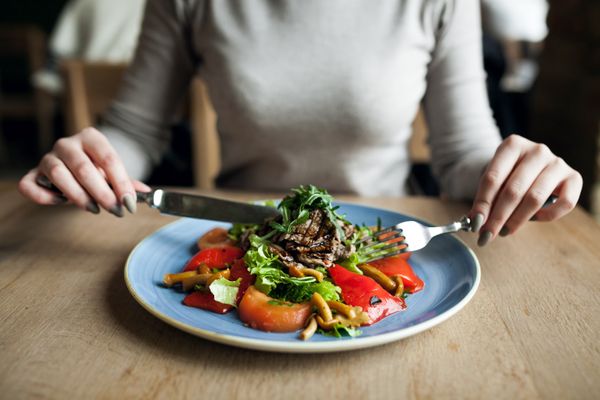 Alimentação fora de casa: gastos com restaurantes no ES reduziram no mês de outubro
