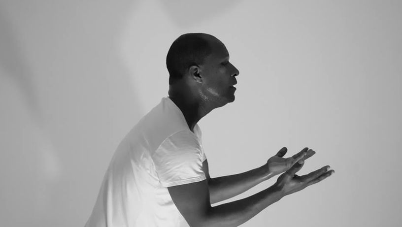 O artista e dançarino Renato Santos