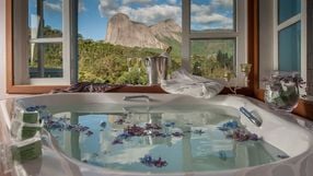 Banheiro da Pousada Rabo do Lagarto, em Pedra Azul