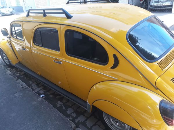 A limusine levou cerca de três anos para ser feita manualmente em Castelo por Arquivo pessoal