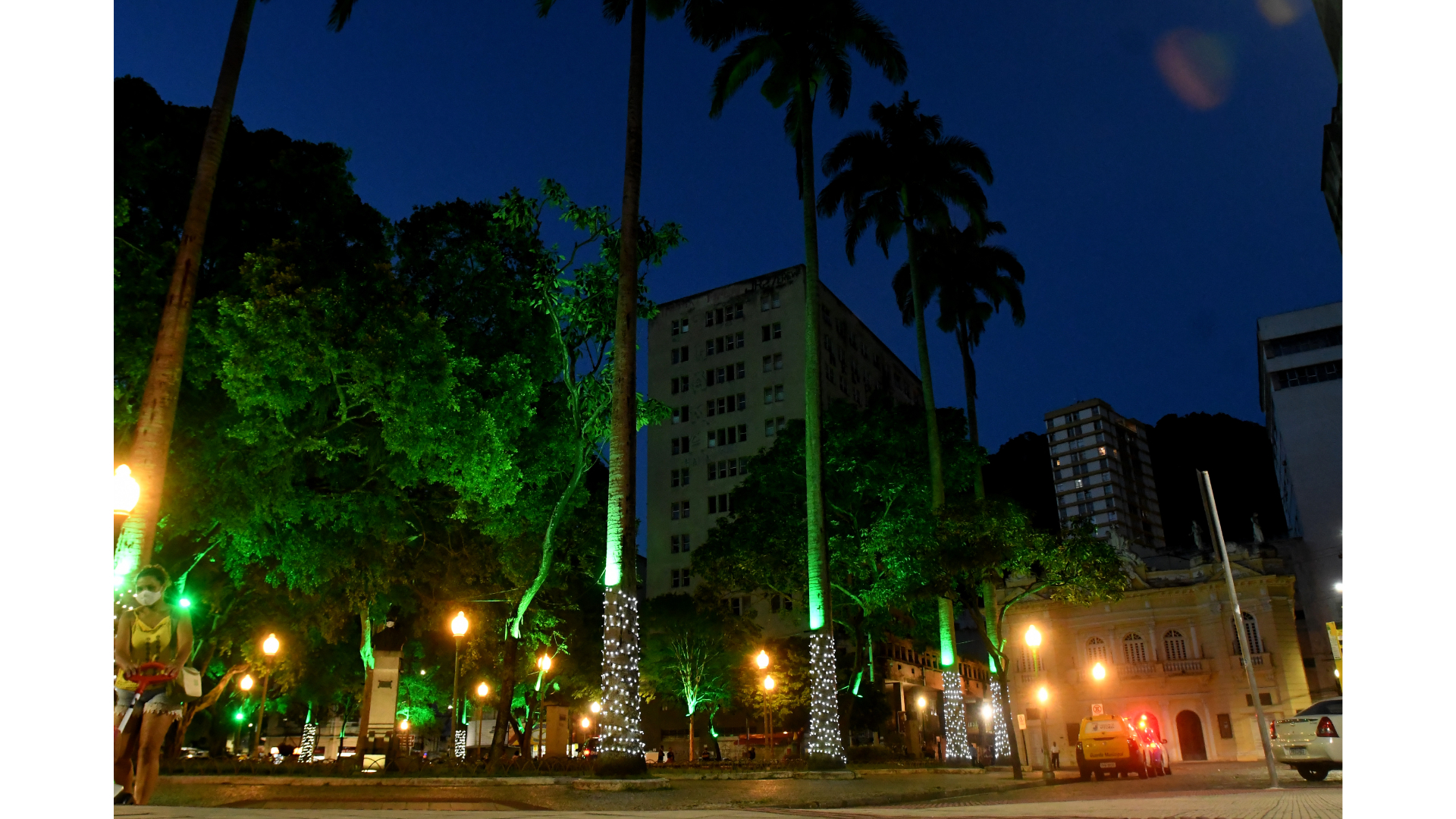 Decoração natalina na Praça Costa Pereira, em Vitória