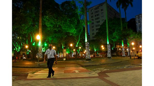 Decoração natalina na Praça Costa Pereira, em Vitória por Fernando Madeira